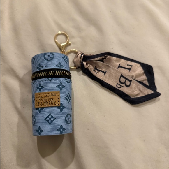 Blue Patterned Keychain Holder - Picture 2 of 5